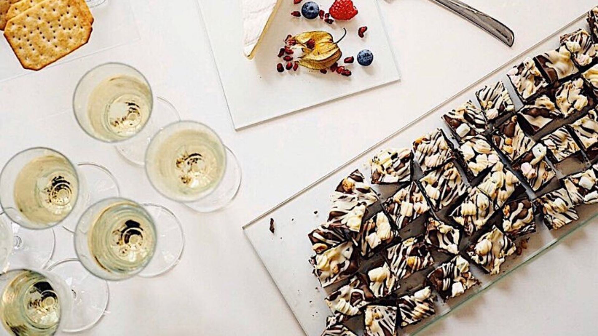 Juhlitaan vappua - resepti Gugguun Rocky Road-suklaapaloihin!