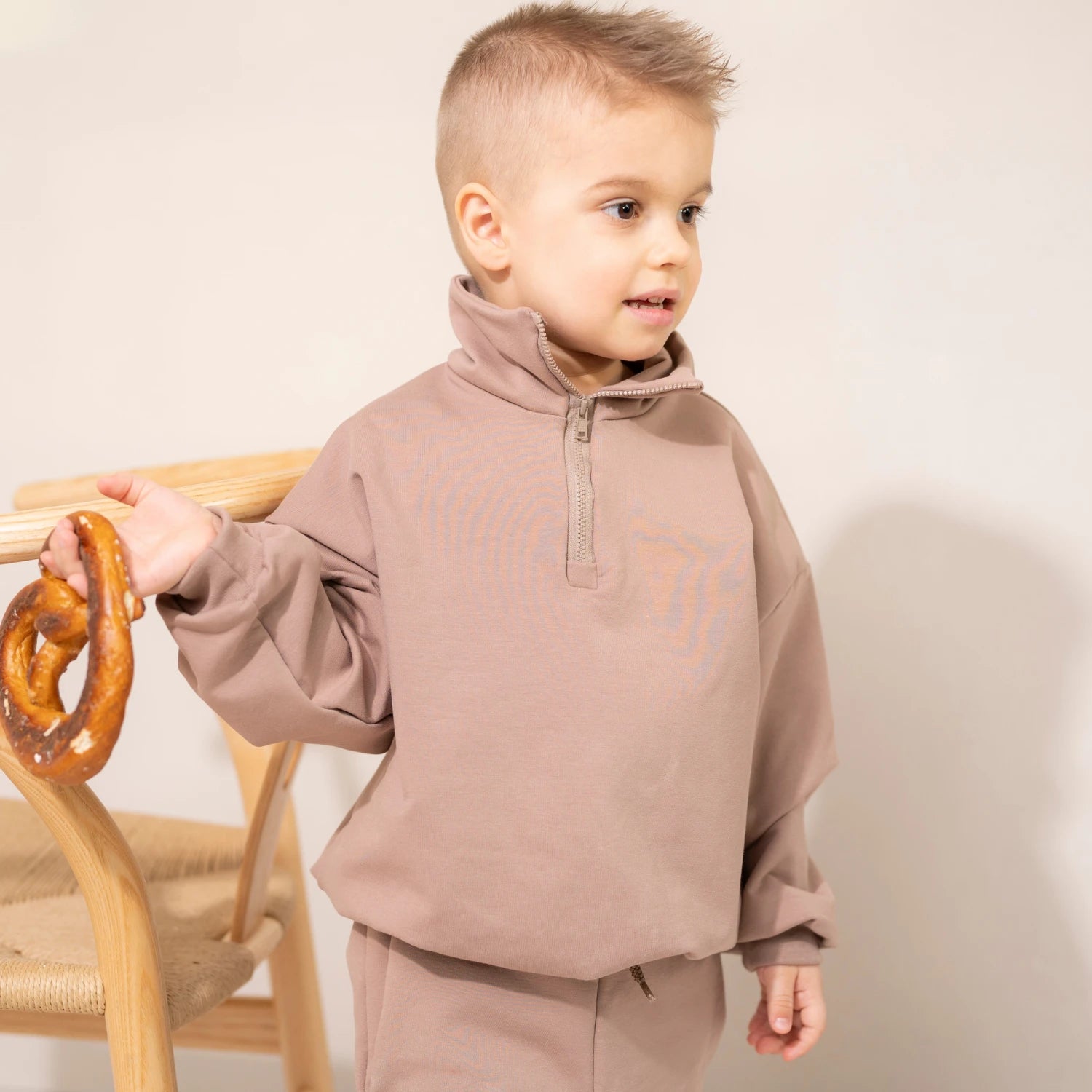 Wide Zipper Sweatshirt