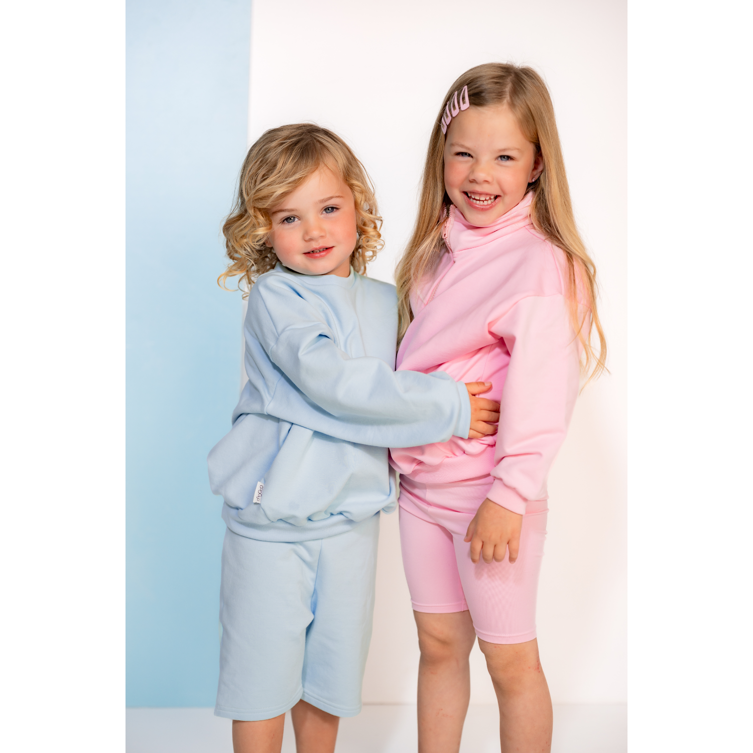 Wide Zipper Sweatshirt