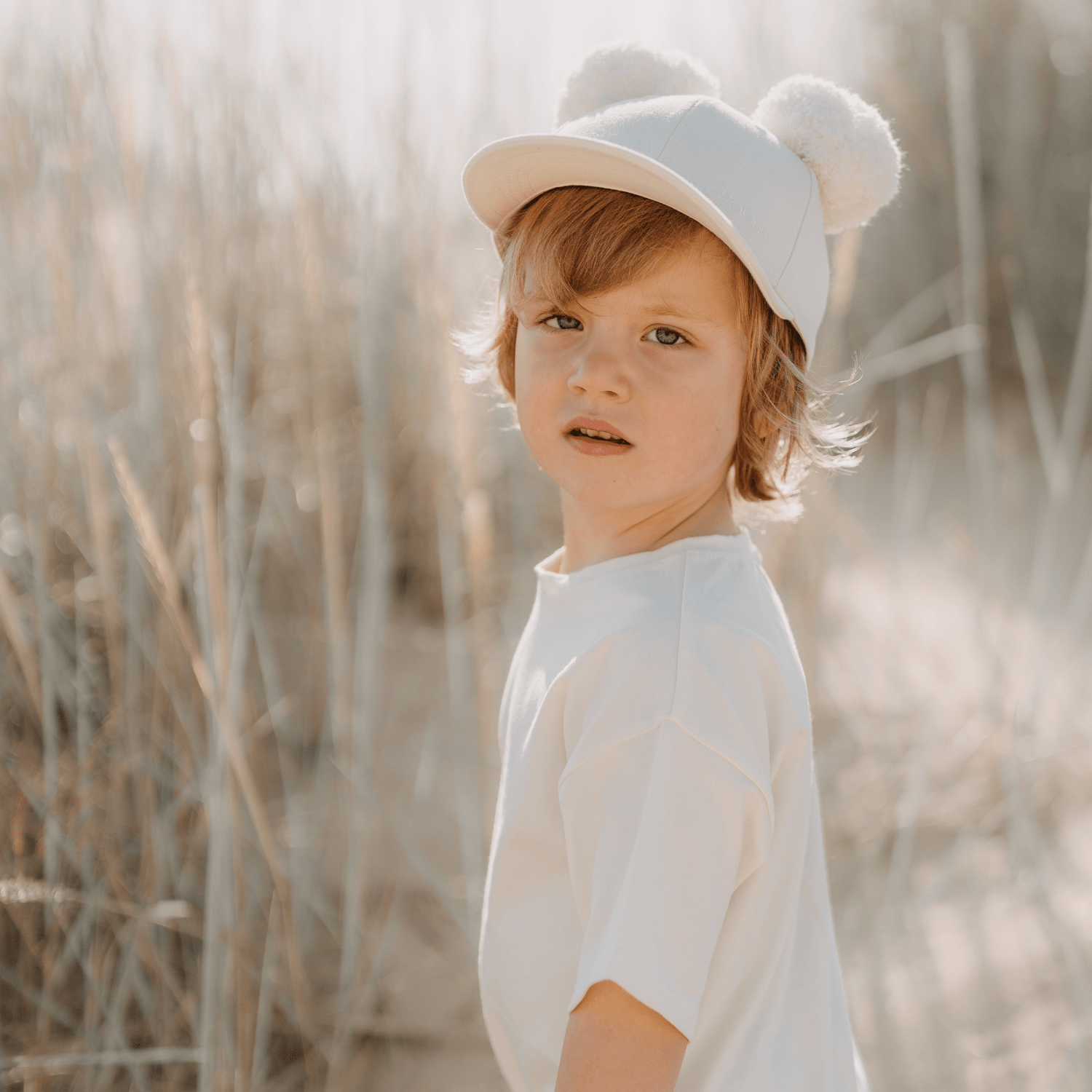 Laadukas Gugguun Double Tuft Cap White Glow