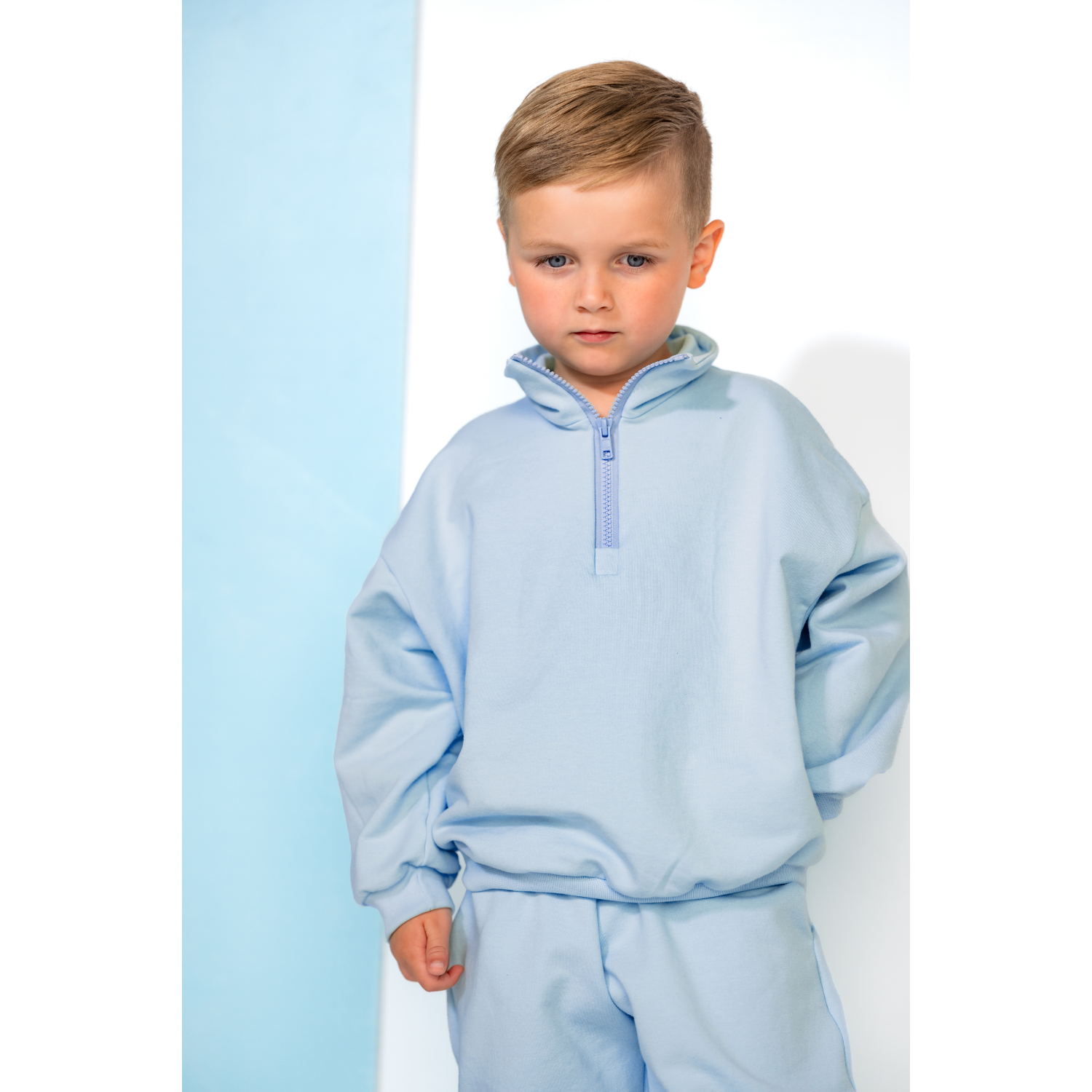 Wide Zipper Sweatshirt