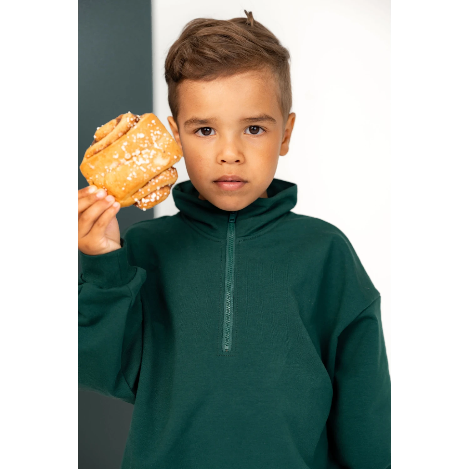 Wide Zipper Sweatshirt