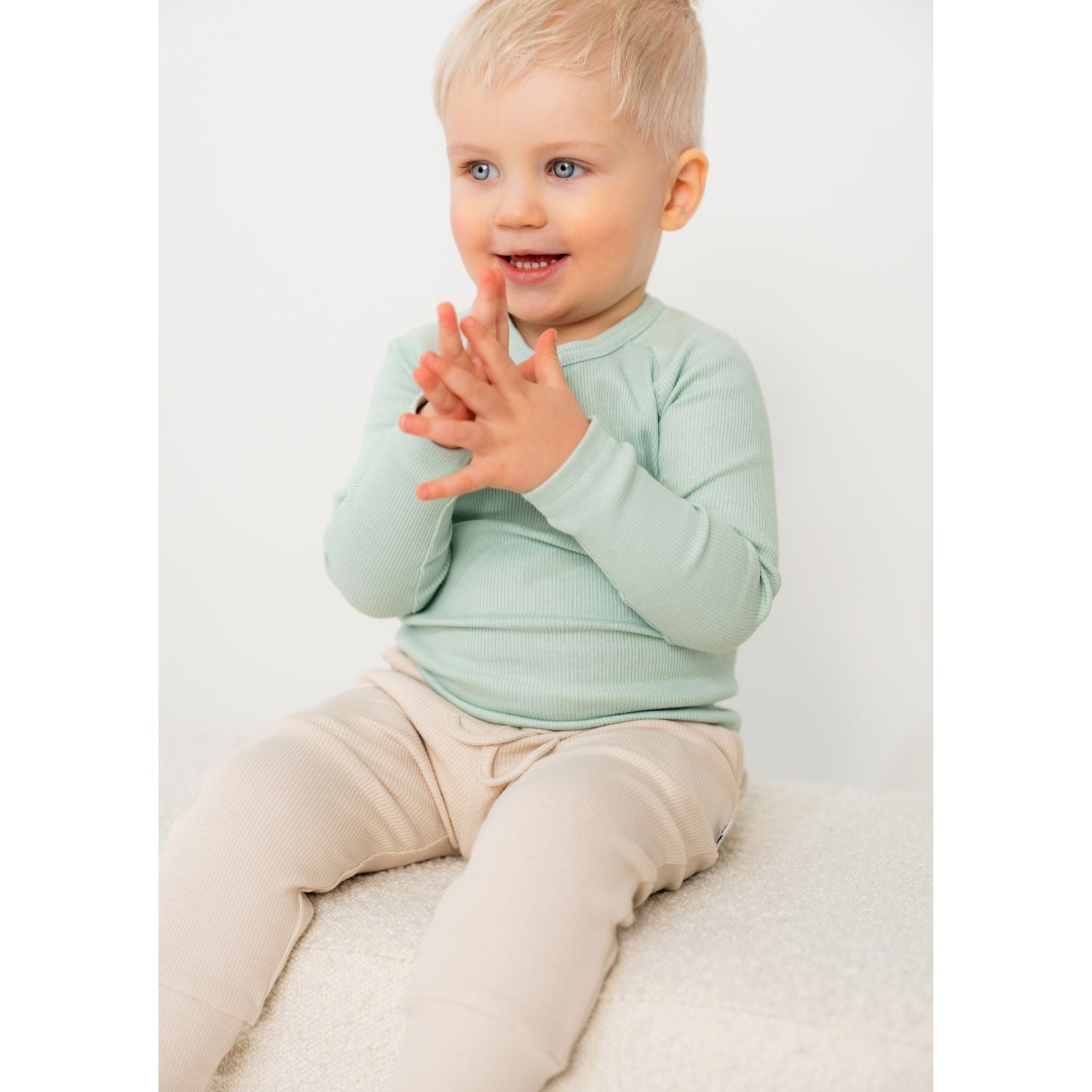 Gugguu lasten Classic Rib Pants Trikoohousut Gugguu 