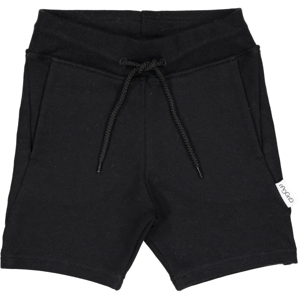 #väri_black