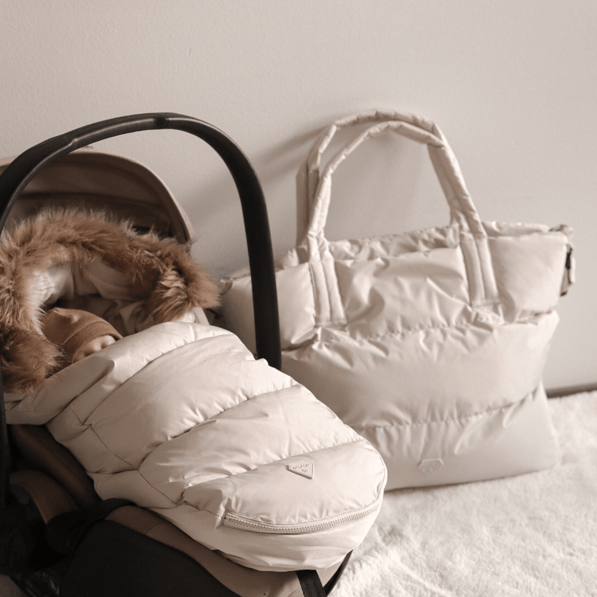 Laadukas Gugguun Baby Puffer Footmuff #option1