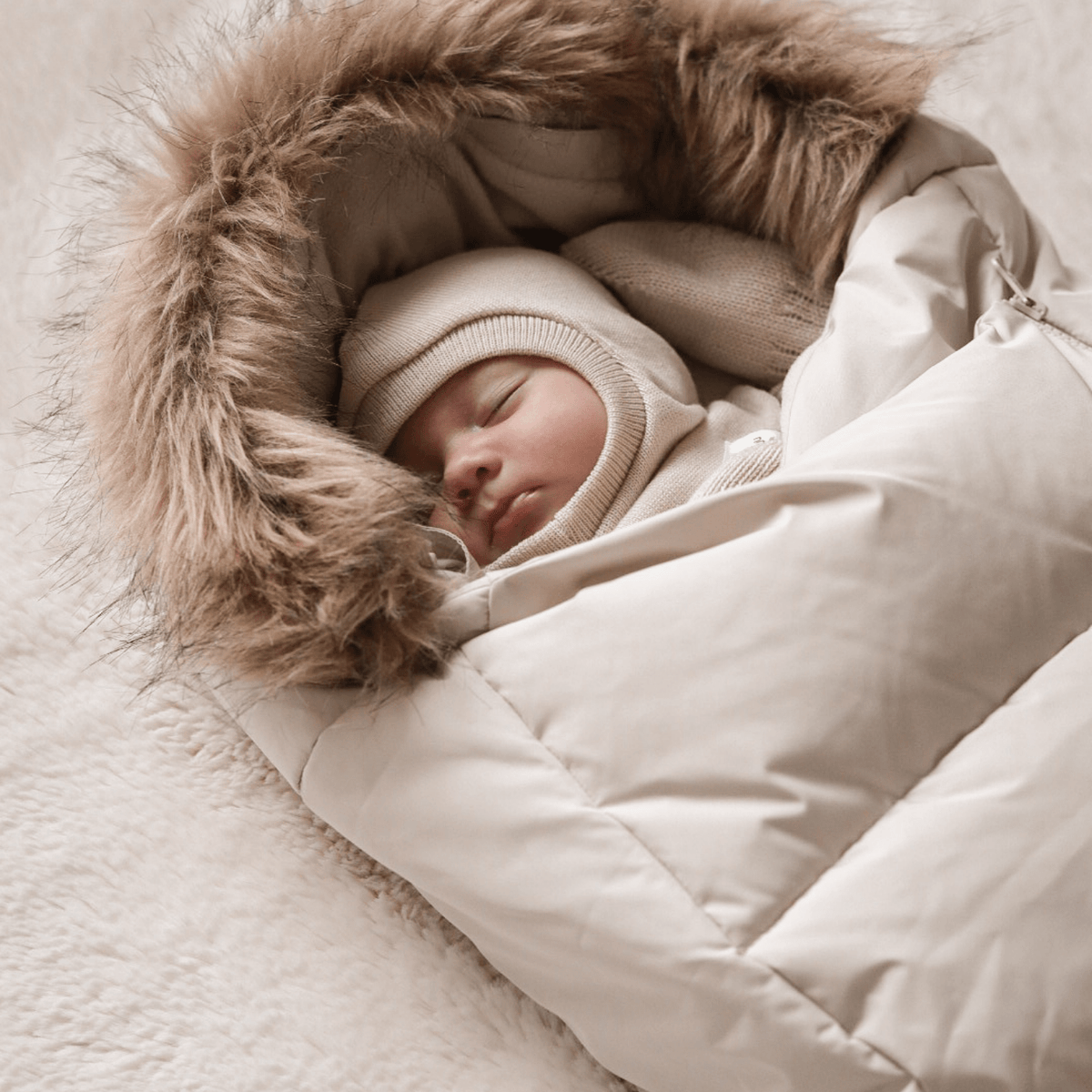 Laadukas Gugguun Baby Puffer Footmuff #option1