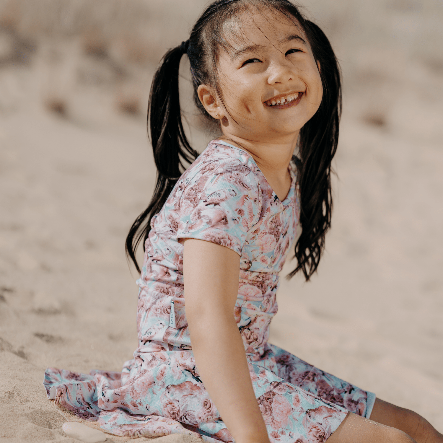 Laadukas Gugguun Print Frilla T-shirt Dress option1
