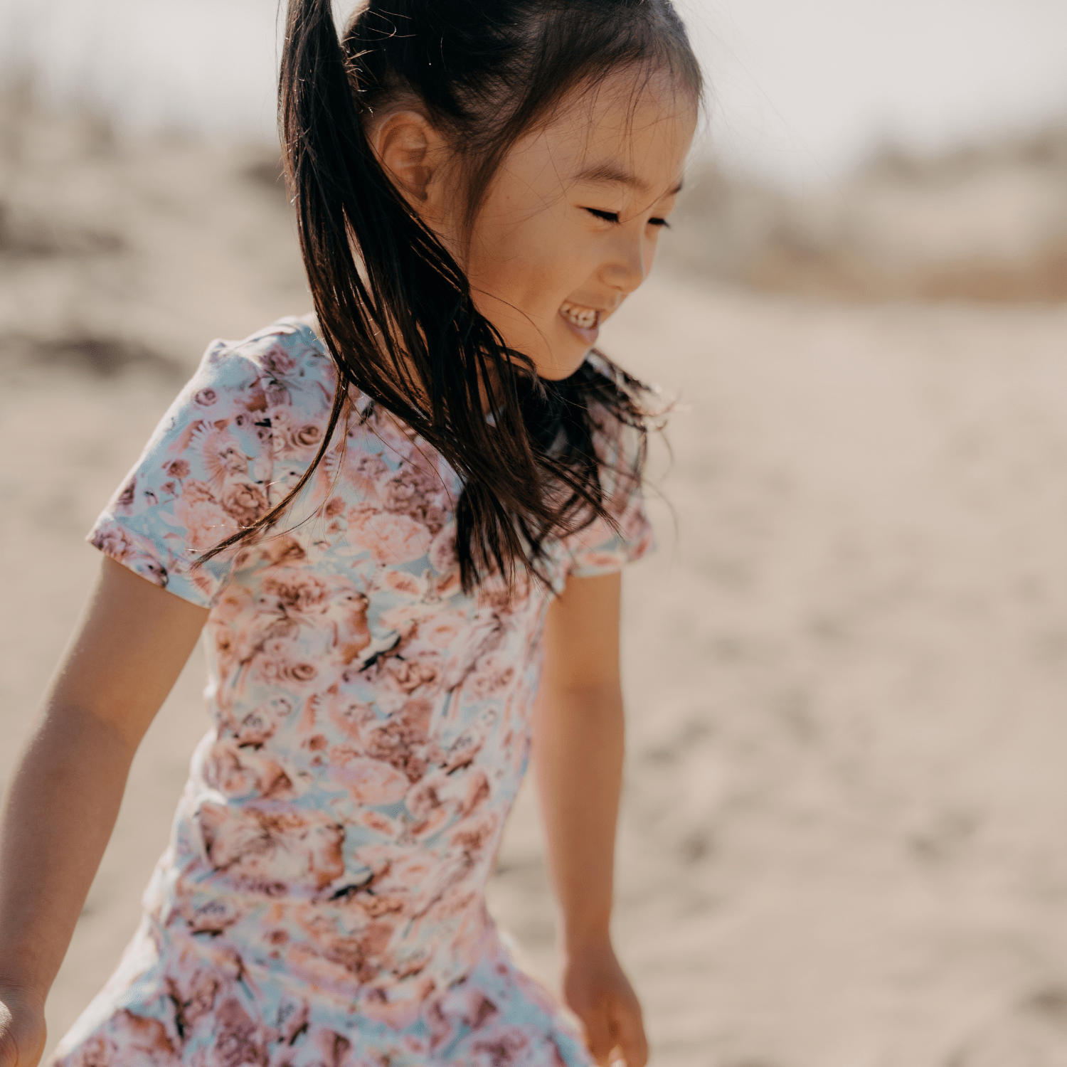 Laadukas Gugguun Print Frilla T-shirt Dress option1